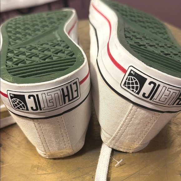 Ethletic Sneakers Cream - Fairtrade shoes. Never worn. With tag. Size 10. - Picture 9 of 11